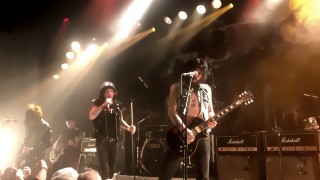 L.A. GUNS + Jared James Nichols  + STONE TRIGGER @ Savigny-le-Temple (L'Empreinte)