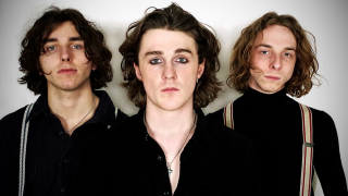 NAKED SIX • Premier album en mars pour le fils de Biff Byford