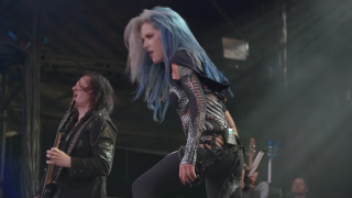 ARCH ENEMY • "Avalanche" (Live @ Bloodstock 2017)
