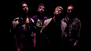 PAPA ROACH Une version acoustique du single "Kill The Noise"