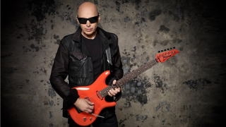 Joe Satriani Rappel des dates françaises du "Shapeshifting Tour 2022"