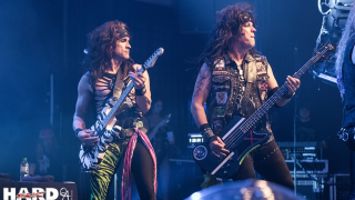 STEEL PANTHER Le groupe a choisi officiellement son nouveau bassiste