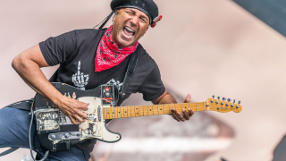 10 CHOSES À SAVOIR SUR…  • Tom Morello (RAGE AGAINST THE MACHINE, AUDIOSLAVE, PROPHETS OF RAGE)