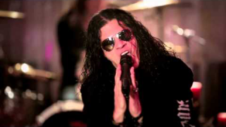 RED DRAGON CARTEL : 'Shout It Out' 