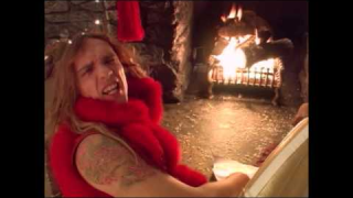 THE DARKNESS : "Christmas Time (Don't Let The Bells End)" 