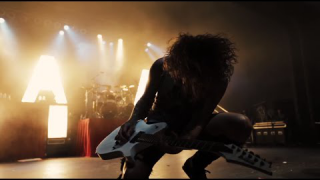ASKING ALEXANDRIA : "Moving On" 