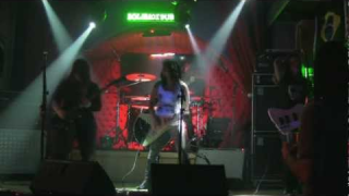 GIRLIE HELL : "Walk Away" 