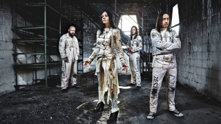 LACUNA COIL Vous souhaite un "Naughty Christmas"