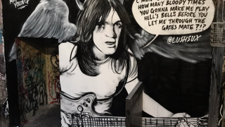 Malcolm Young • Souvenirs, souvenirs