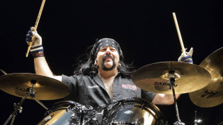 Vinnie Paul • Les obsèques de l’ex-batteur de PANTERA