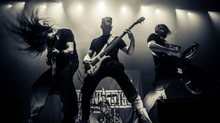 DISCONNECTED • En première partie de MASS HYSTERIA à Reims