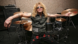 Steven Adler • L'ex-batteur de GUNS N' ROSES hospitalisé