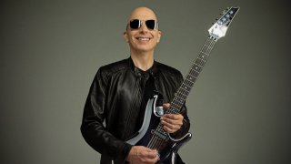 SQUARES • Interview Joe Satriani