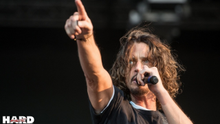 Chris Cornell • Ecoutez une reprise inédite de GUNS N' ROSES