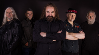 ARENA • Nouveau chanteur et entrée en studio