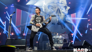 FIVE FINGER DEATH PUNCH • Jason Hook fait-il toujours partie du groupe ?