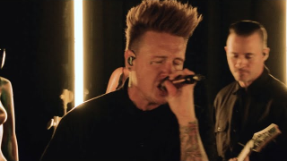 PAPA ROACH • "Dead Cell" (Infest In-Studio)