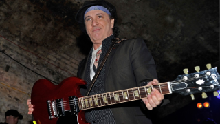 NEW YORK DOLLS • Le guitariste Sylvain Sylvain est décédé à l'âge de 69 ans