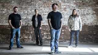 STAIND "Mudshovel", nouvel extrait du prochain album live du groupe.