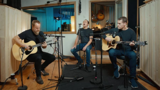AIRBAG Sortie de "A Day In The Studio: Unplugged In Oslo" en décembre