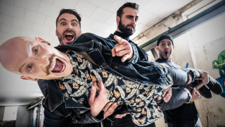 PERSEIDE La lyric-video de "Don't Let Me Go"