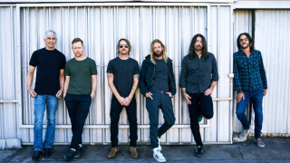 FOO FIGHTERS "March Of The Insane" une nouvelle chanson... Thrash !