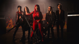 NEW YEARS DAY Le nouveau single "Hurts Like Hell"