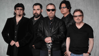 BLUE ÖYSTER CULT L'album "50th Anniversary Live - First Night" en décembre