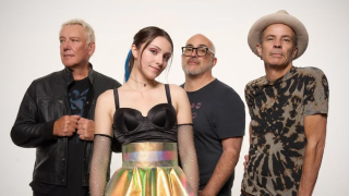 ENVY OF NONE Un nouveau maxi 3 titres : "The Thrill" pour l'Ukraine