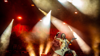 AIRBOURNE + ASOMVEL + AVALANCHE @ Paris (Zénith)