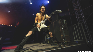 AIRBOURNE + STEEL PANTHER + ARH + QUINTANA DEAD BLUES EXPERIENCE @ Saint-Julien en Genevois (Guitare en Scène)