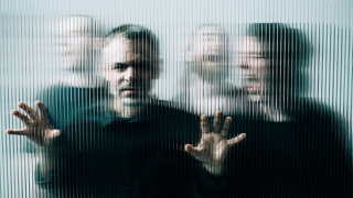 GODSTICKS Une vidéo Guitar & Bass Playthrough du single "Hold Back"
