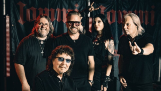 Tony Iommi "Stormwatcher", un nouvel extrait de "From The Dark"